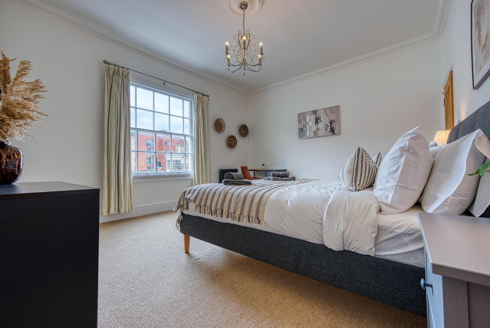 2 Bed Stunning Chic Modern Spacious Apt, Ocean Village, Southampton - Plenty Of Parking - By Blue Puffin Stays ภายนอก รูปภาพ