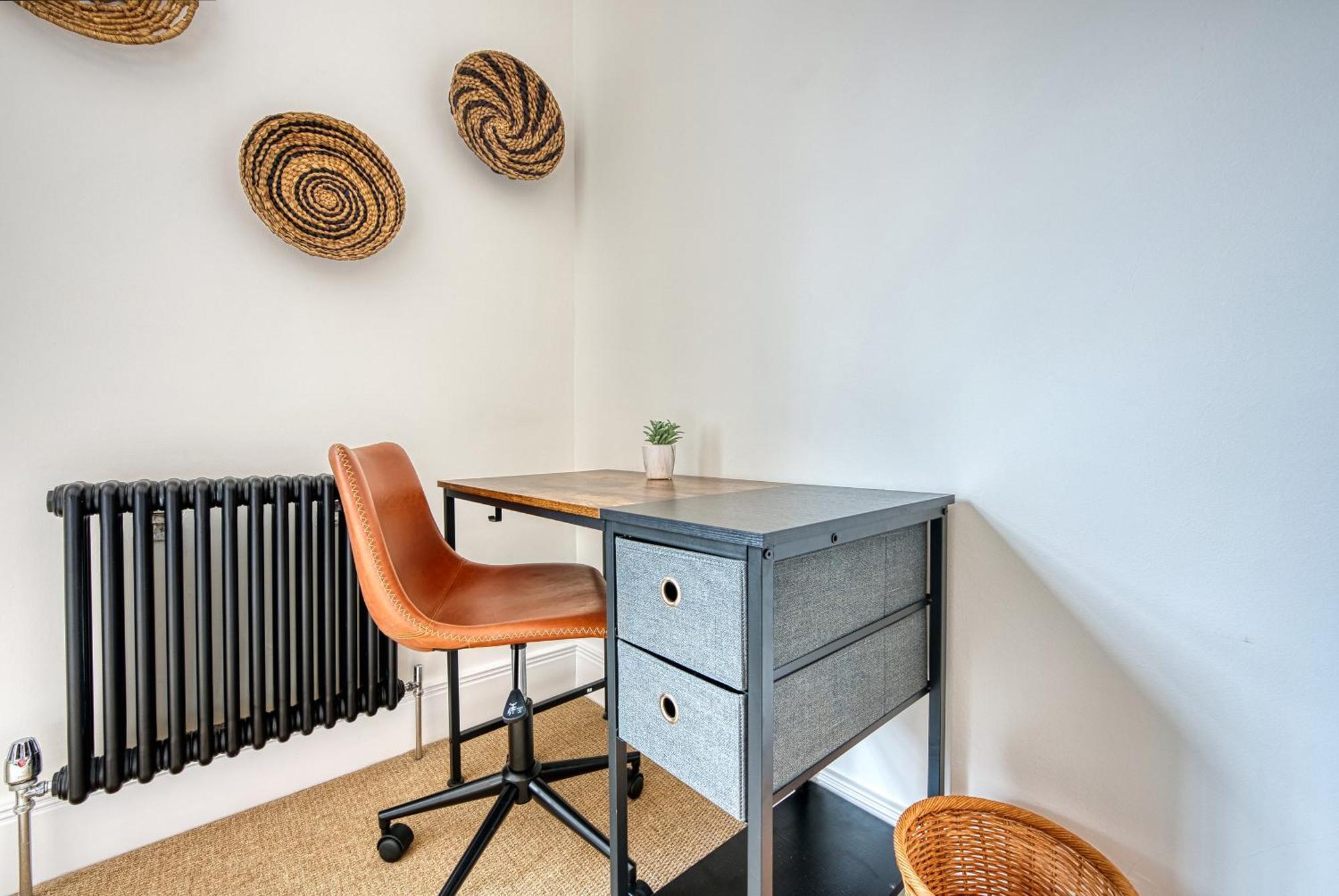 2-Bedroom Stunning, Chic, Modern & Spacious Apartment, Near Ocean Village, Central Southampton - Plenty Of Parking - By Blue Puffin Stays เซาธ์แธมป์ตัน ภายนอก รูปภาพ