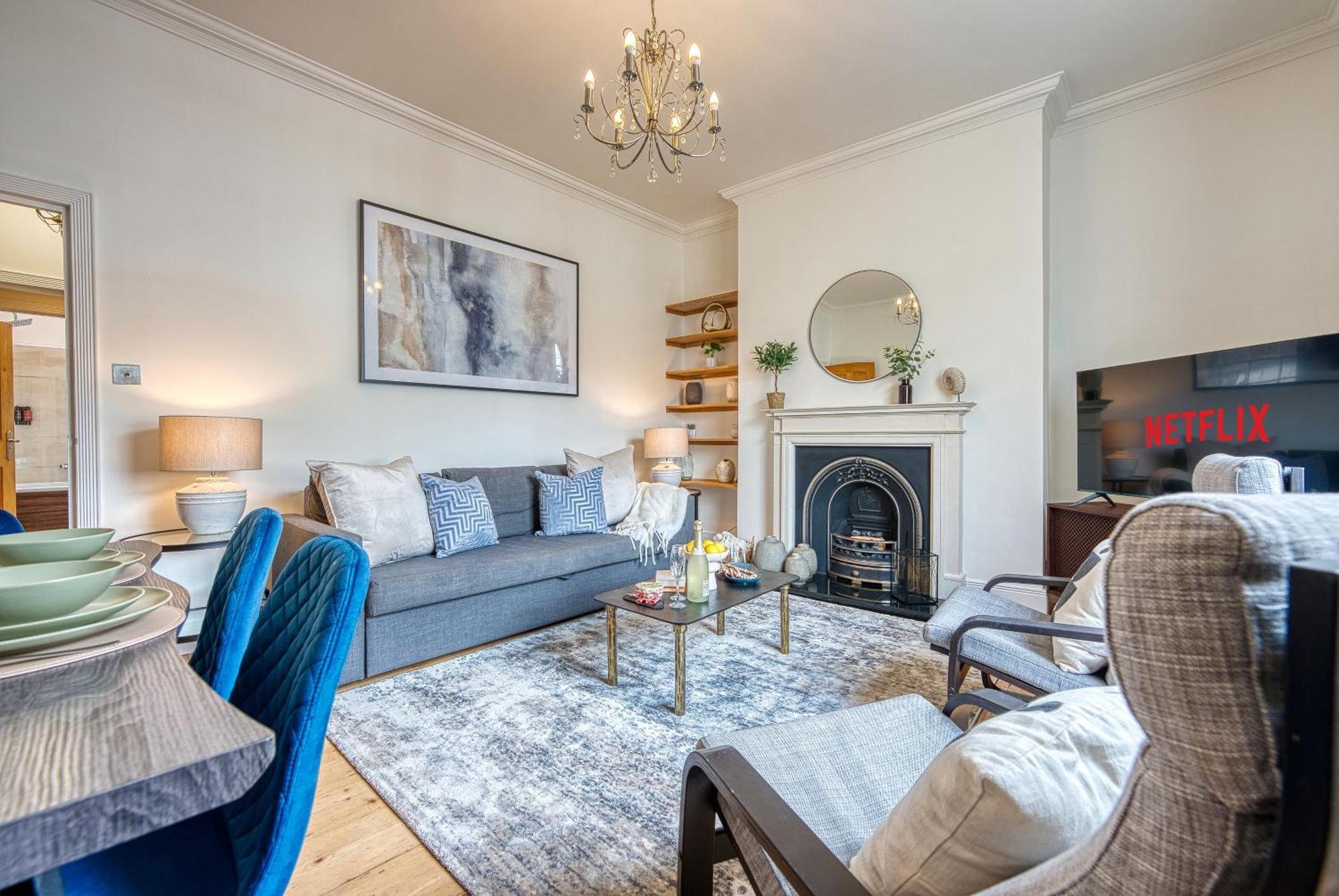 2 Bed Stunning Chic Modern Spacious Apt, Ocean Village, Southampton - Plenty Of Parking - By Blue Puffin Stays ภายนอก รูปภาพ