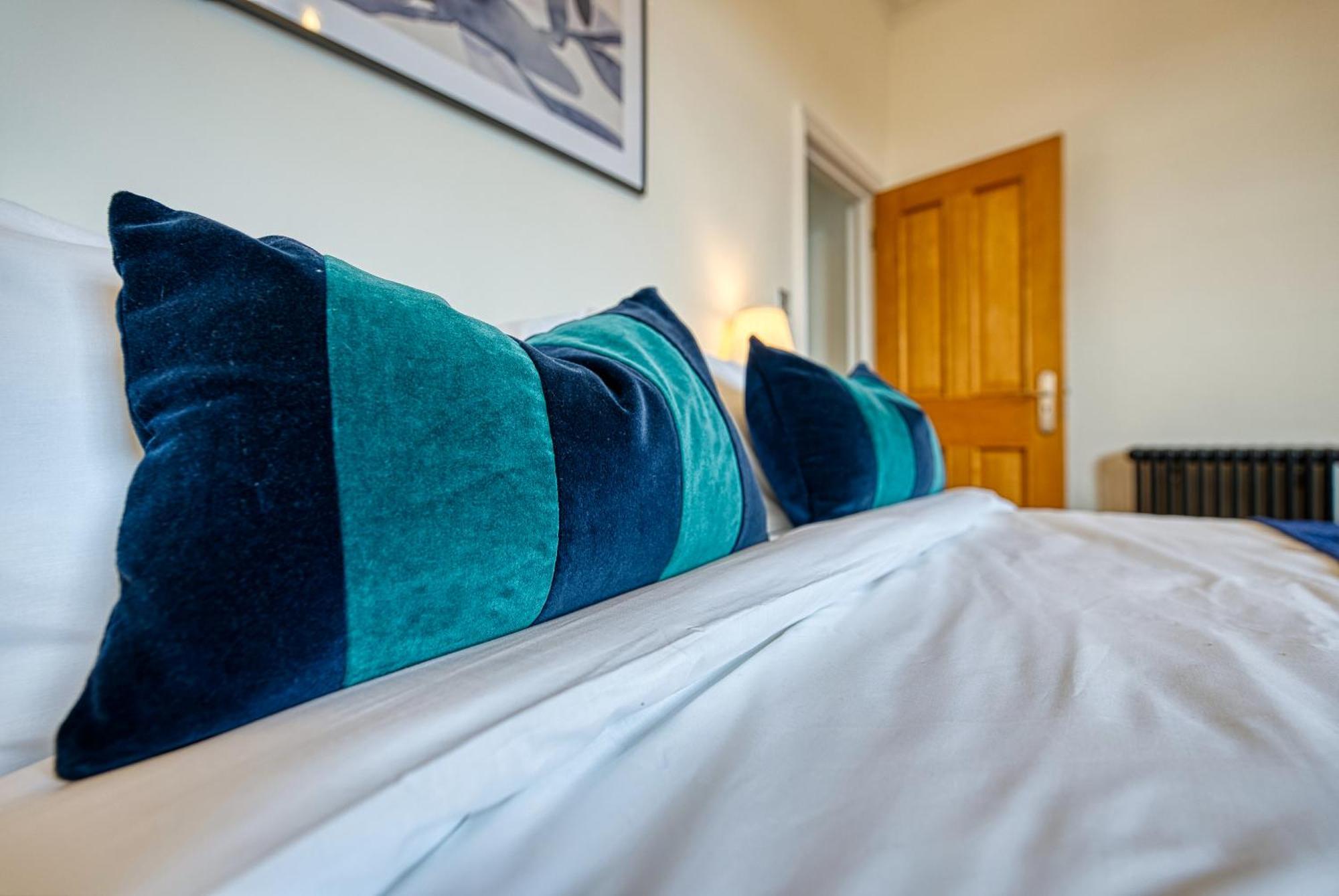 2-Bedroom Stunning, Chic, Modern & Spacious Apartment, Near Ocean Village, Central Southampton - Plenty Of Parking - By Blue Puffin Stays เซาธ์แธมป์ตัน ภายนอก รูปภาพ