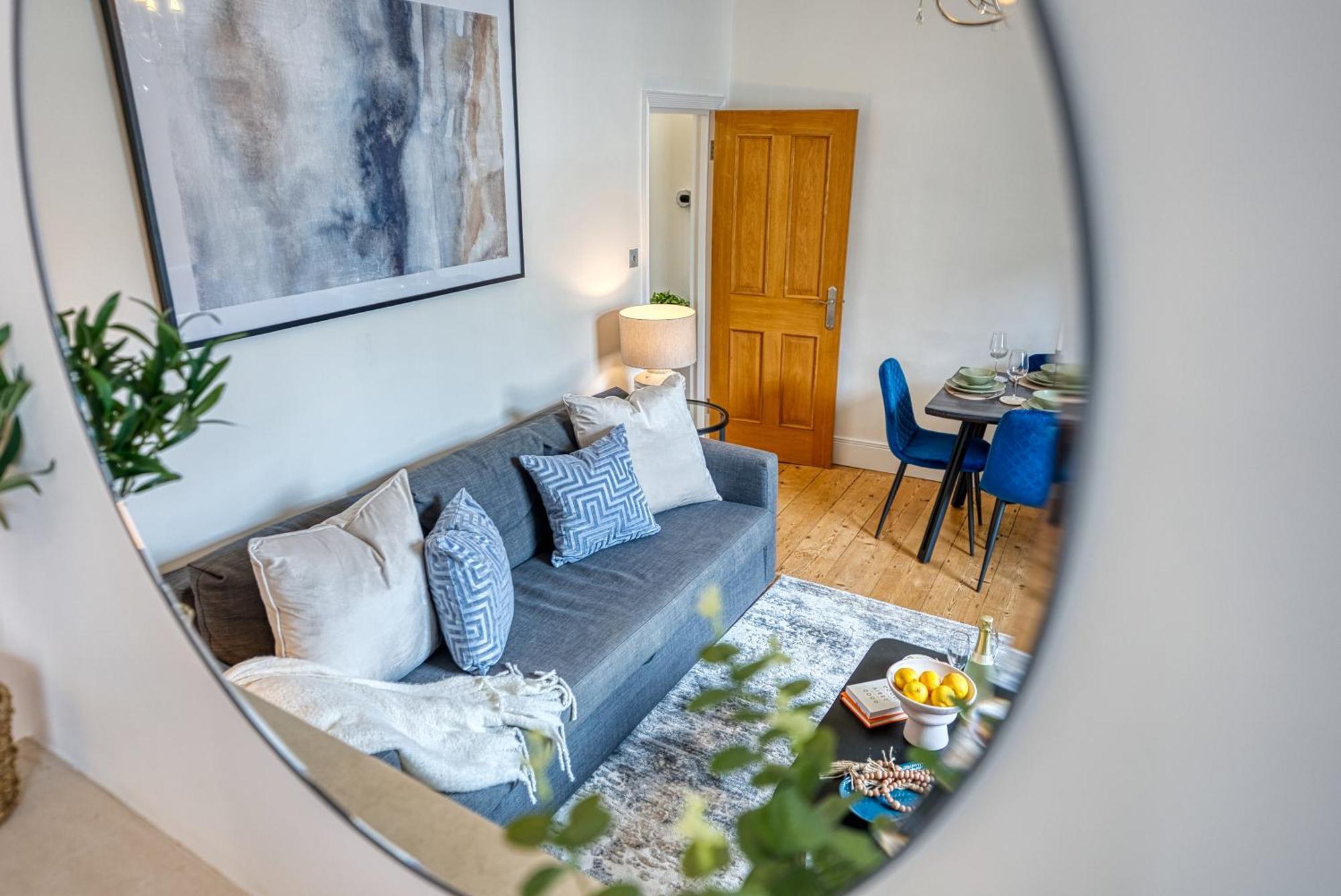 2 Bed Stunning Chic Modern Spacious Apt, Ocean Village, Southampton - Plenty Of Parking - By Blue Puffin Stays ภายนอก รูปภาพ